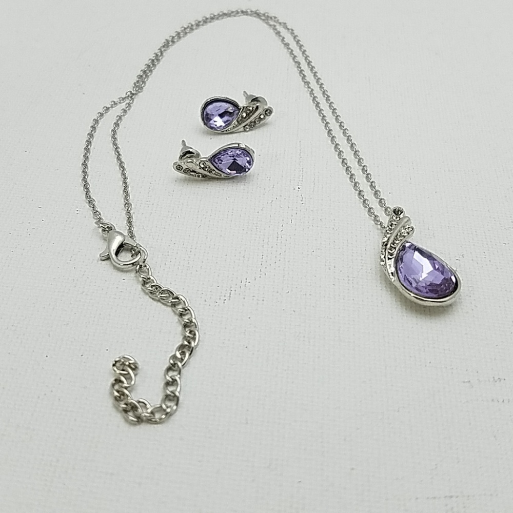 Silver Tone Lavender Necklace Earrings Set 15$